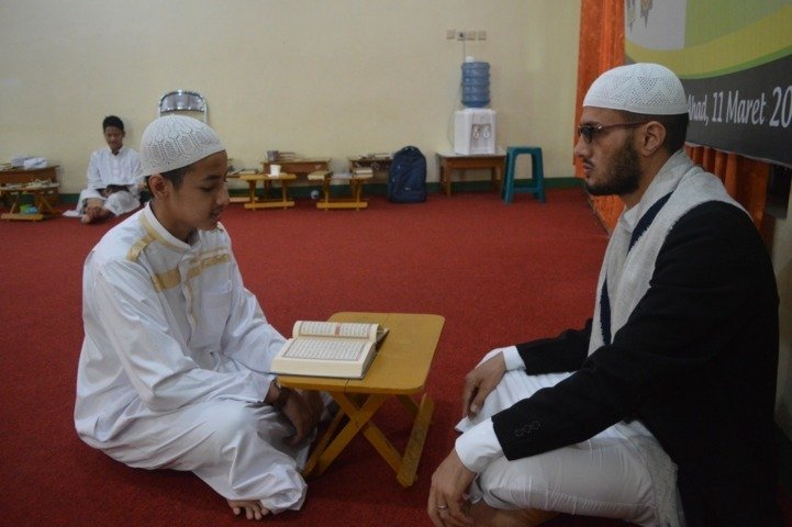 SMP Luqman Hakim Surabaya